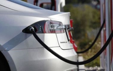 Как правильно заряжать Теслу?