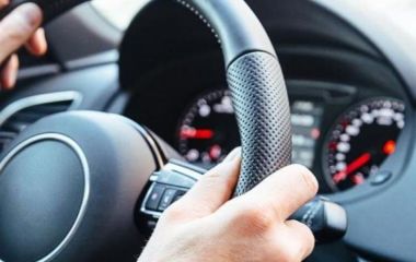 Перетяжка руля: как вернуть любимому авто свежий вид